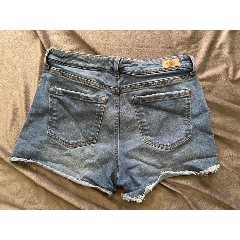 Sofia Jeans by Sofia Vergara Chi Short Distressed Denim Cut Off Medium Wash 6 - Picture 3 of 8